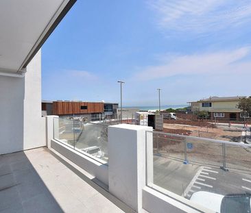 LUXURY BEACHSIDE LIVING - Photo 1