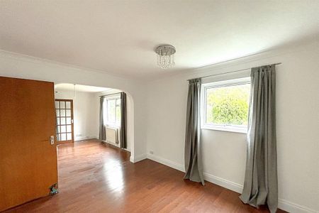 4 bedroom detached house to rent - Photo 3