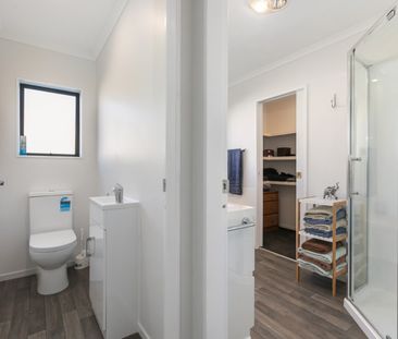 Spacious And Central - Papamoa - Photo 6