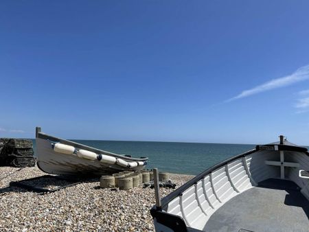 4 bedroom semi-detached house to rent - Photo 2