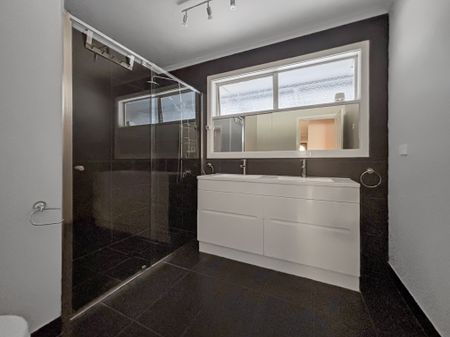 6 Chenies Street, Reservoir VIC 3073 - House For Rent | Domain - Photo 5