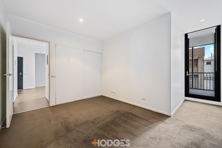 Modern 2 Bedroom Apartment in Prime Location - Photo 4