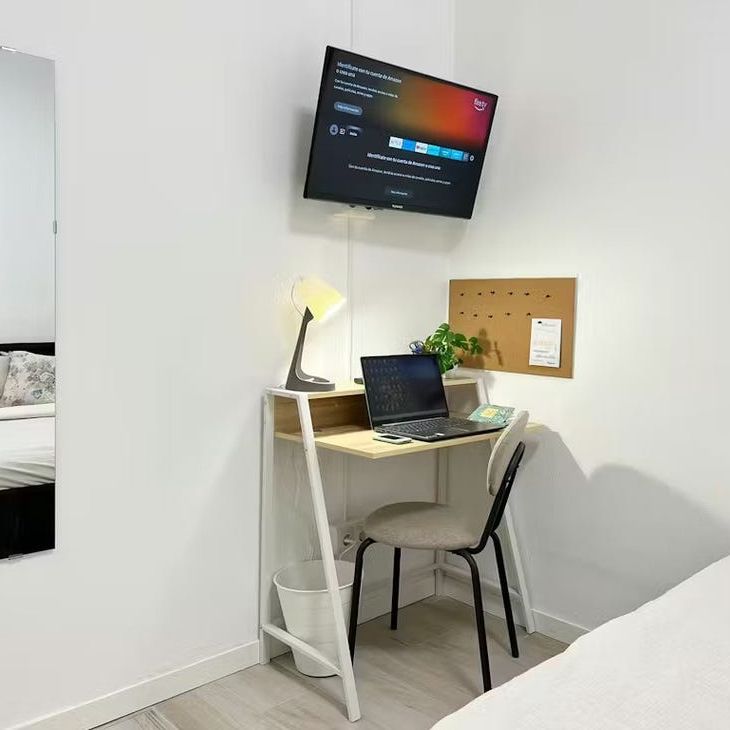 Calle de San Bernardo, Madrid, Community of Madrid 28015 - Photo 1