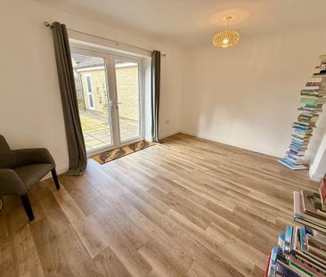 2 bedroom detached bungalow to rent - Photo 2