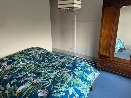 Room in a Shared House, Palmerston Crescent, N13 - Photo 3