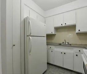1 room apartment of 56m² in Montreal - Photo 2