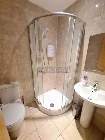 1 bedroom triplex to rent - Photo 3