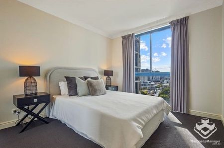 Fully Furnished 2 Bedroom, 2 Bathroom Apartment with City Views - Photo 4