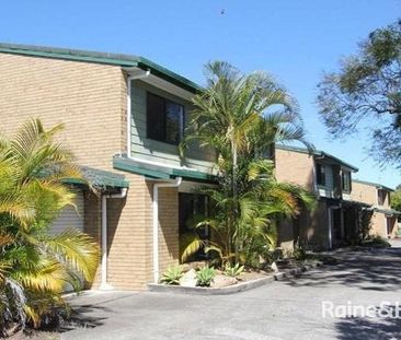 Two bedroom Townhouse - Photo 5