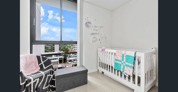 Perfectly Positioned 2 Bedroom Apartment - Photo 1