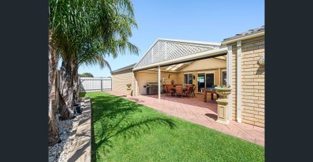 Spacious Living & Side Gate Access & Solar! - Photo 4