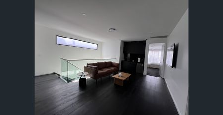 Luxury fully furnished waterfront Dreamhome - Photo 3