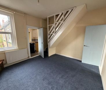 2 bedroom terraced house to rent - Photo 4