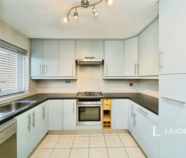 3 bedroom semi detached to rent Egmont Road, Walton-on-Thames, Surr... - Photo 4