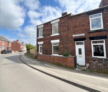 3 bedroom end of terrace house to rent - Photo 2