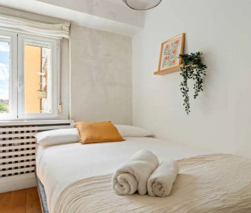 Room in a shared 6-bedroom apartment for rent in Fuente del Berro. - Foto 1