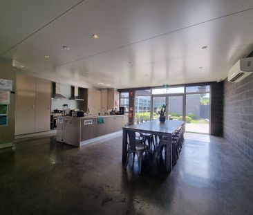 Room Accommodation- All Bills Included* - Photo 6