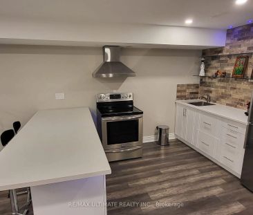 Detached Home For Lease | N9244720 - Photo 5
