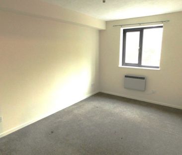 Woodhams Close - £925pcm - Photo 3