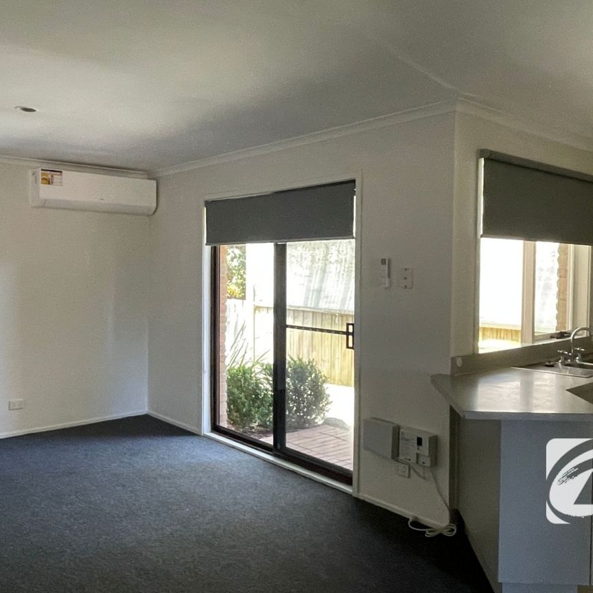 FAMILY LIVING IN LANGWARRIN PARK ESTATE - Photo 1