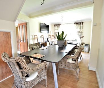 5 bedroom detached house to rent - Photo 2