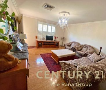 Spacious & Energy-Efficient 3-Bedroom Home near Penrith CBD - Photo 1