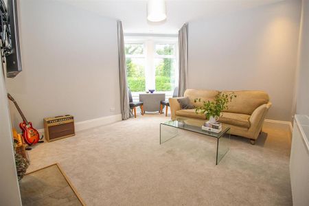 2 bedroom ground floor flat to rent - Photo 3