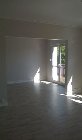 Location appartement T4 79.00m² à Anglure (51260) Loyer CC * : 414.62 € Réf : ER.23143 - Photo 5