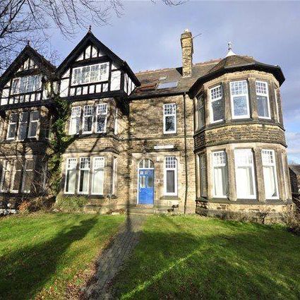 4 bedroom flat to rent - Photo 1