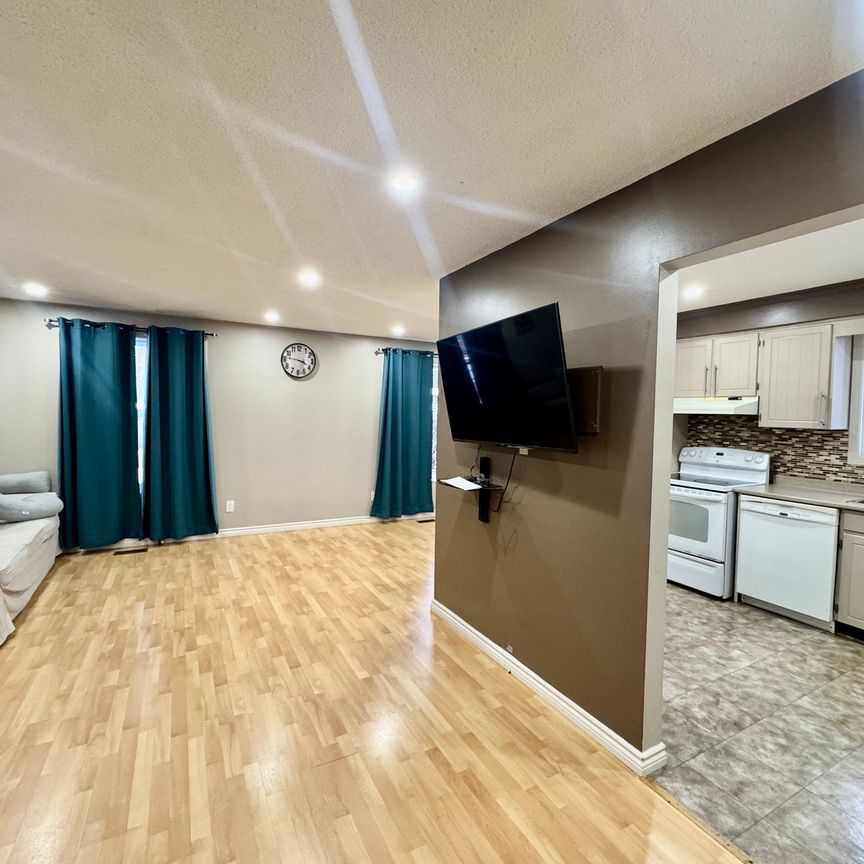 For Lease - 3816 Panama Court, Niagara Falls, Ontario - Photo 1