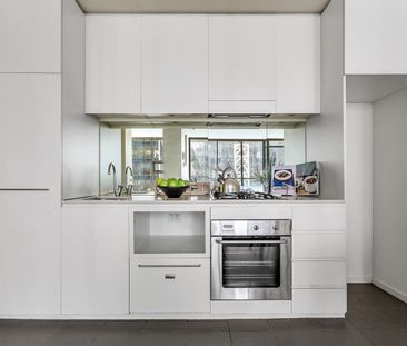812/8 Mccrae Street, Docklands VIC 3008 - Photo 5