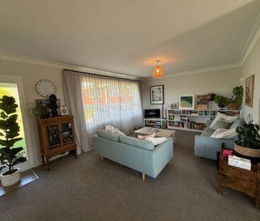 Sunny, Secure, Low-Maintenance Rental in Popular Matua - Photo 2
