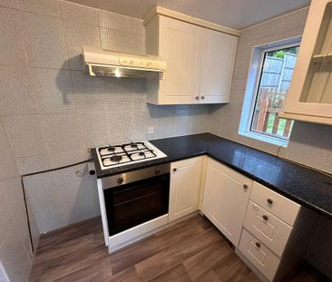 2 bedroom semi-detached house to rent - Photo 3