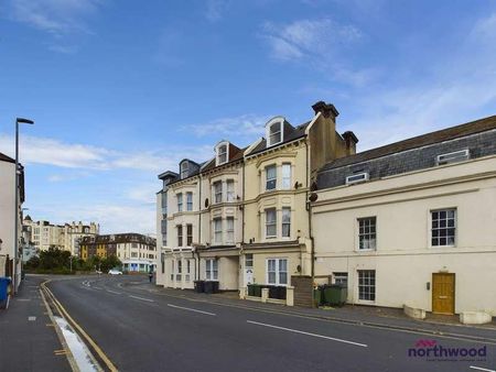 Seaside, Eastbourne, BN22 - Photo 2