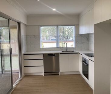 Charming 3BR Fully Renovated Home - Photo 2