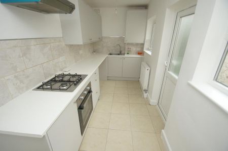 2 bedroom terraced house to rent - Photo 5