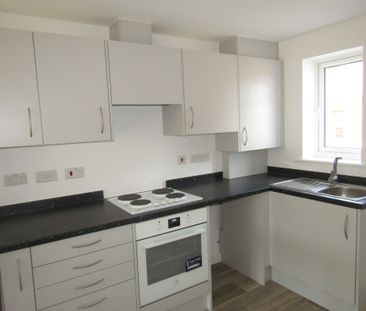 2 bed House - To Let - Photo 3