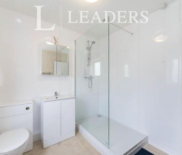 4 bedroom terraced house to rent - Photo 6