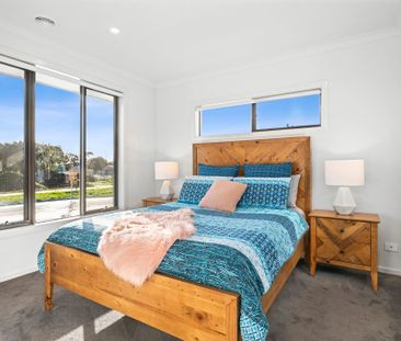 Sun-drenched Home, Corner Block - 10 Minutes from Surf Coast - Photo 3