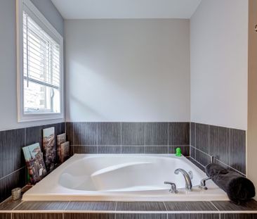 For Lease - 1341 Bardeau Street, Innisfil, Ontario - Photo 4