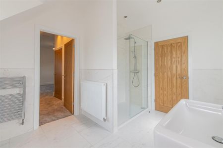 4 bed House - Detached To Let - Photo 5
