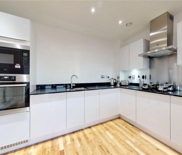 139 Leven Road, Poplar, London, E14 - Photo 6