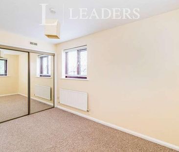 Albacore Avenue, Warsash, Southampton, SO31 - Photo 2