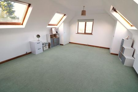 4 bedroom detached house to rent - Photo 5