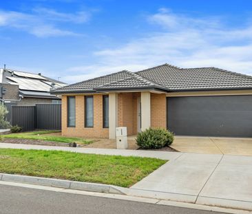 FOUR BEDROOM HOME IN POPULAR LOCATION - Photo 5