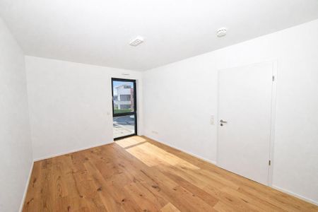 Neubau-Erstbezug: Barrierefreie 3-Zimmer-Wohnung mit Balkon und moderner Ausstattung - Photo 2
