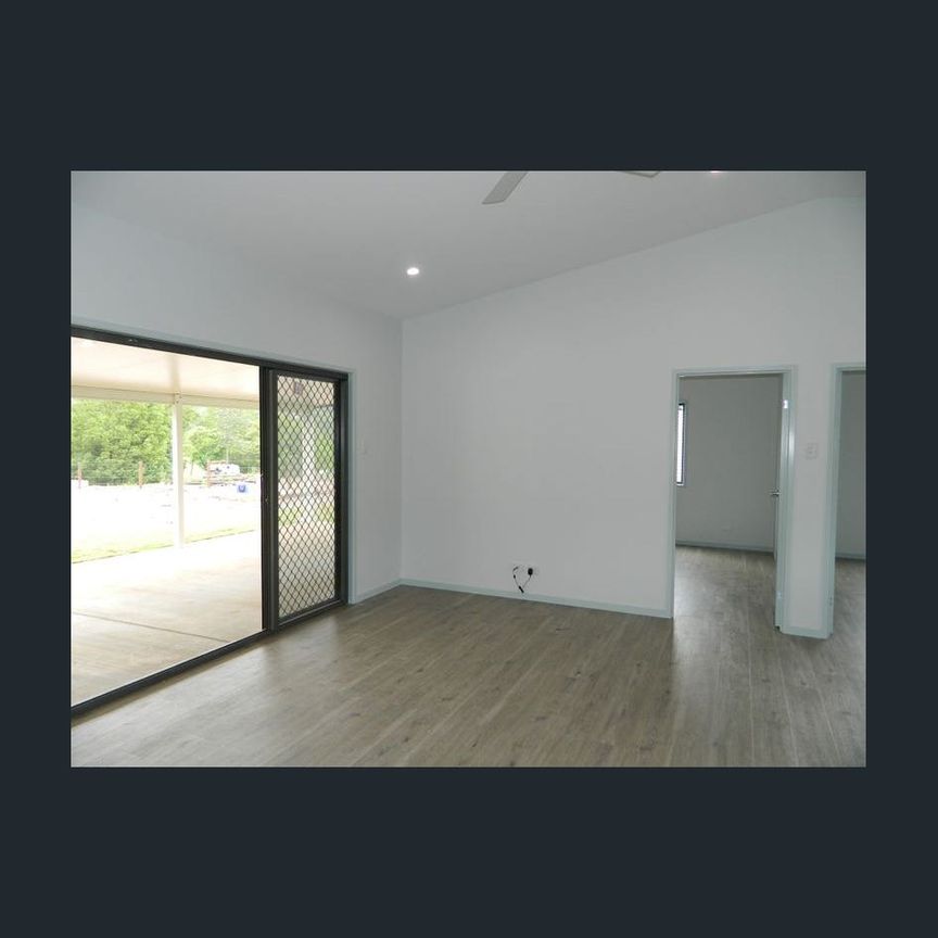 Rural home in leafy Rosemount - Photo 1