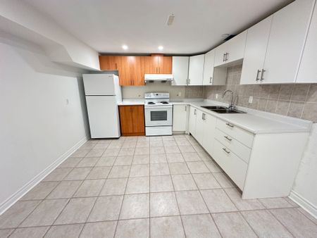 For Lease - 12 Pearl Gate Court Unit# (Basement), Richmond Hill, Ontario - Photo 2