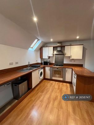 2 bedroom penthouse to rent - Photo 1