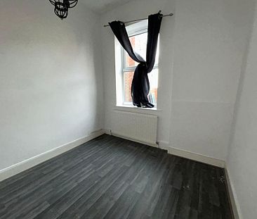 2 bed lower flat to rent in NE8 - Photo 4